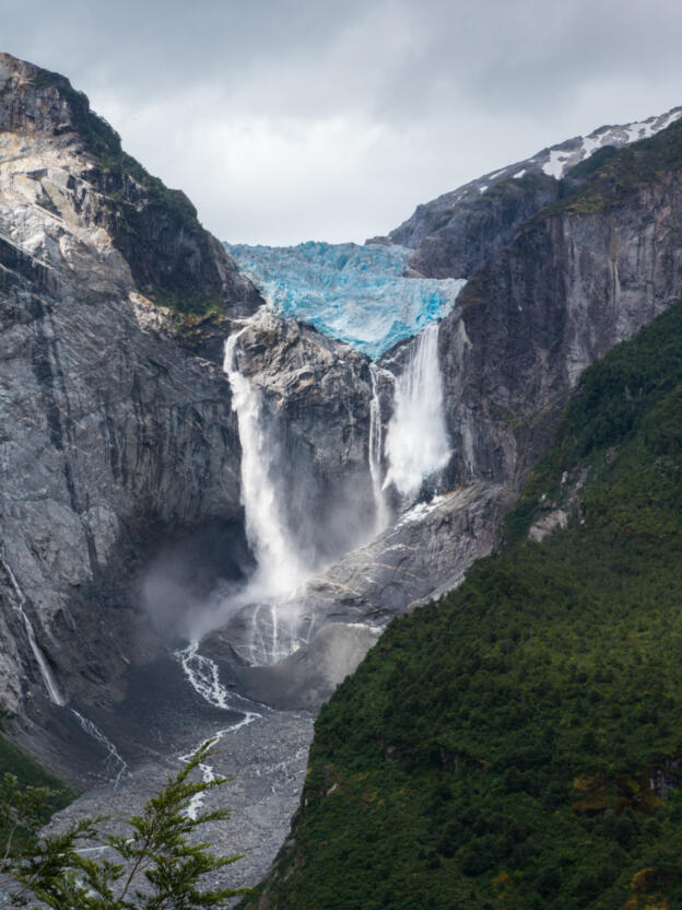 Ventisquero Colgante